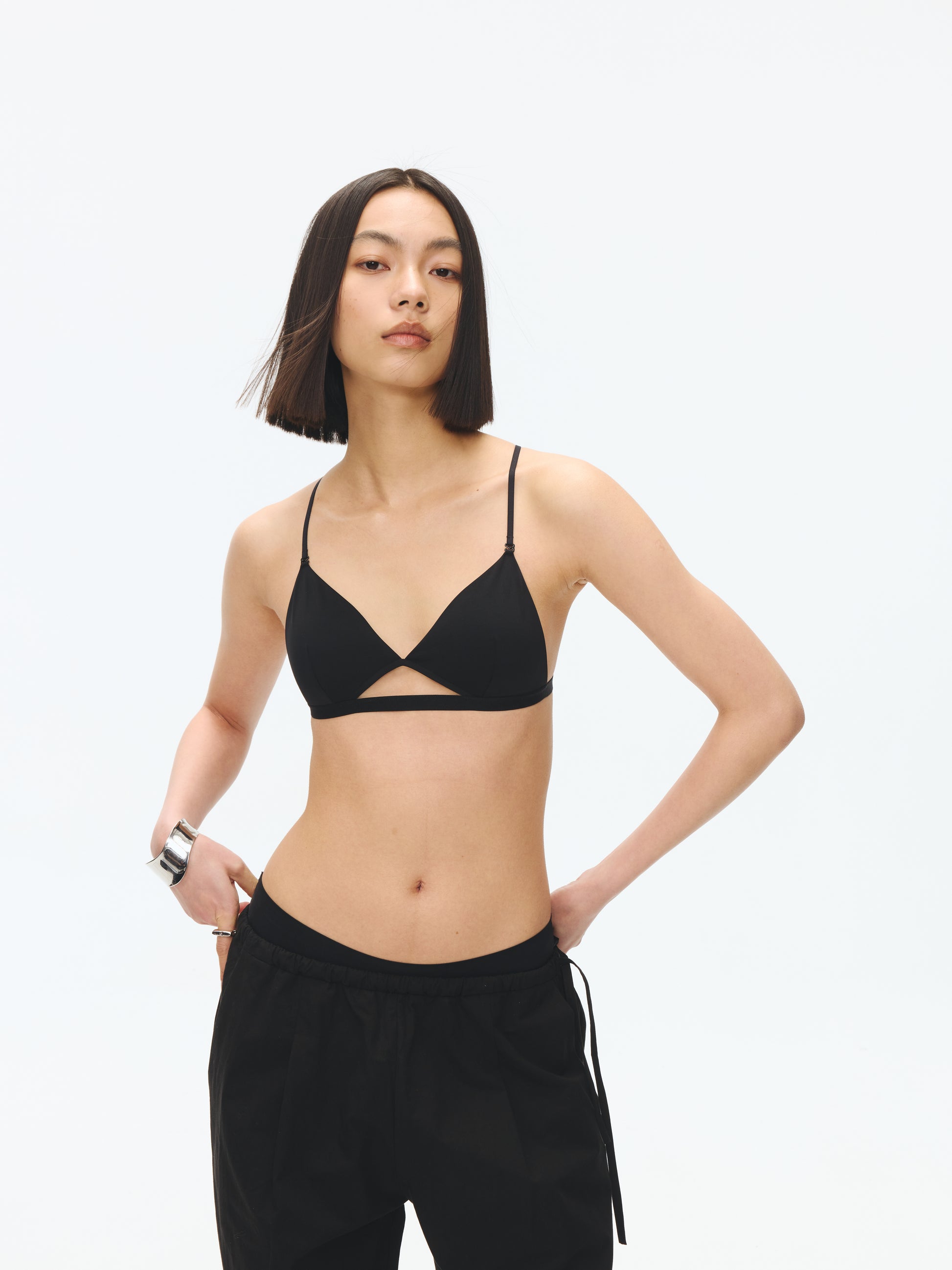 Hollow out triangle cup bra - The Blender