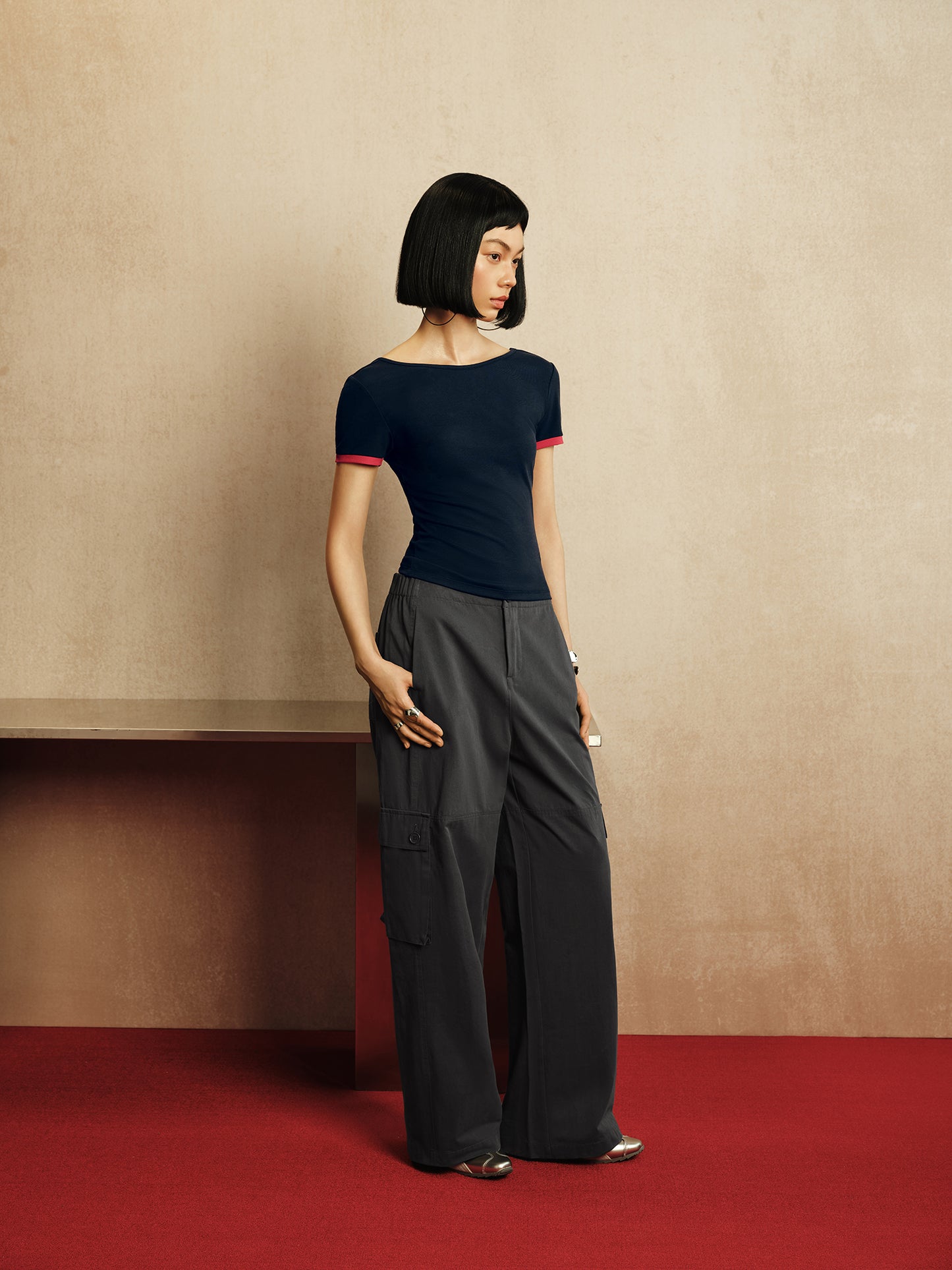 Crew Neck Contrast Cuff Open Back Slim Tee - The Blender