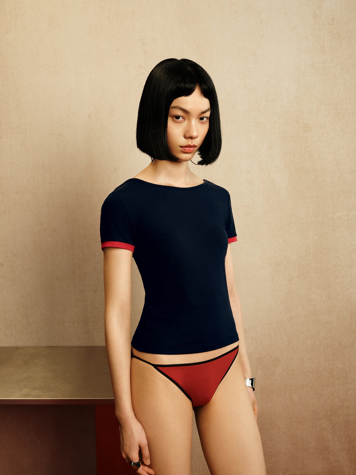 Crew Neck Contrast Cuff Open Back Slim Tee - The Blender