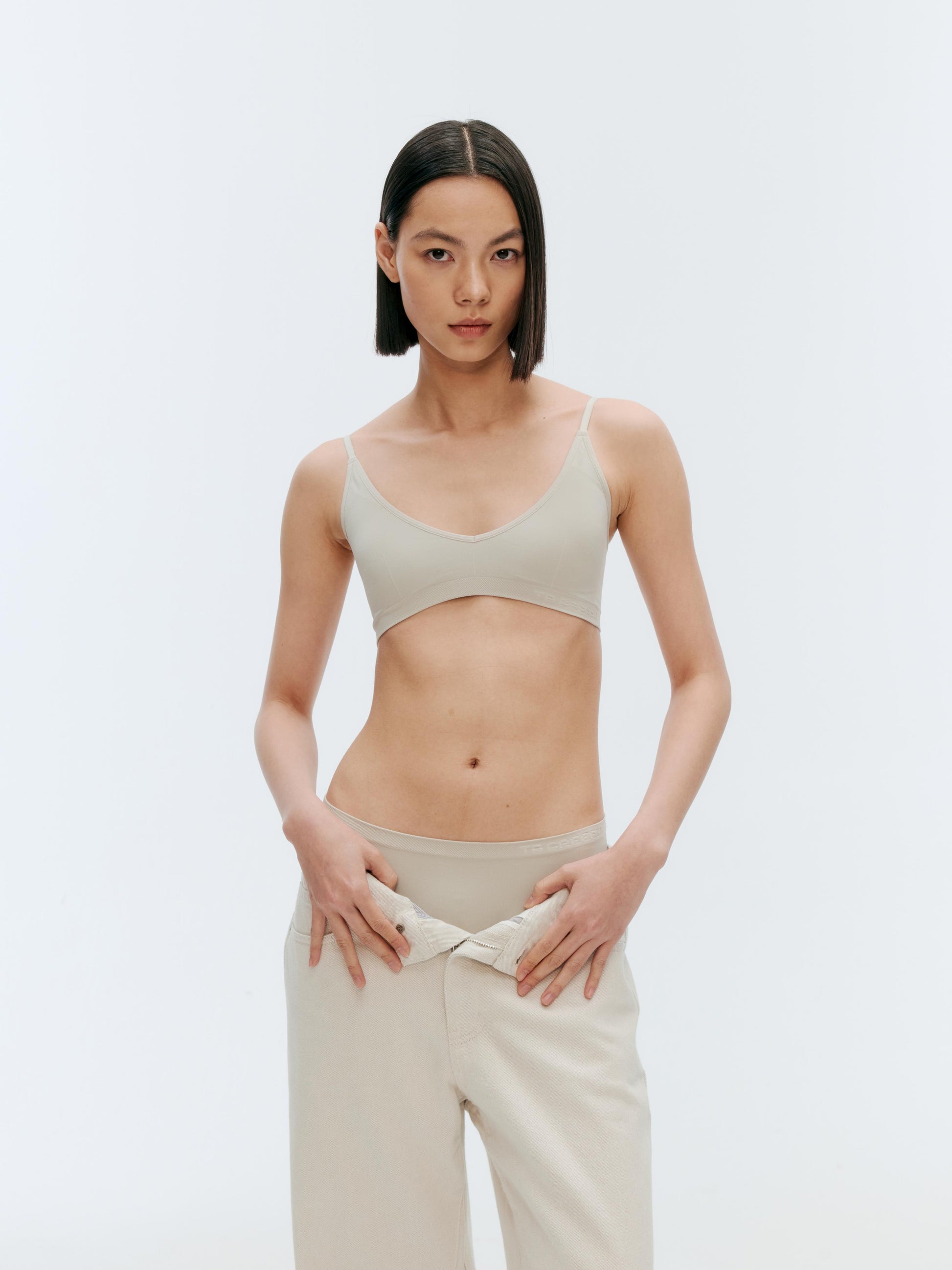 GREEEN V-neck Removable Pads Bra - The Blender