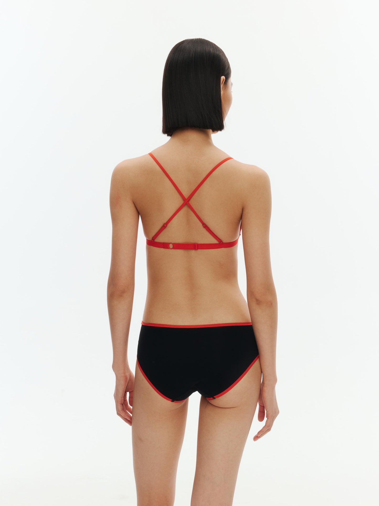 Contrast Color Convertible Cross-Strap Triangle Cup Bra - The Blender