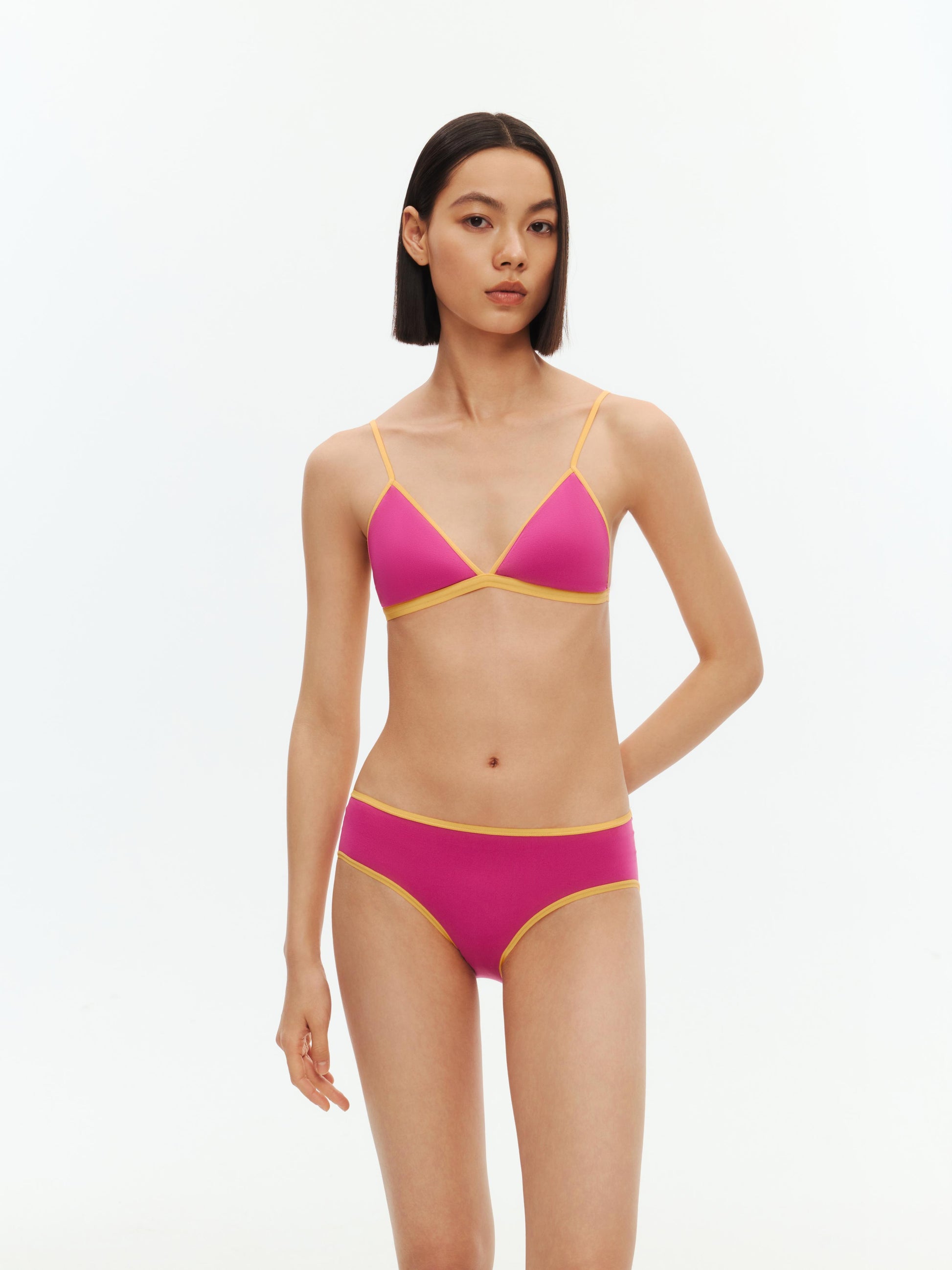 Contrast Color Convertible Cross-Strap Triangle Cup Bra - The Blender