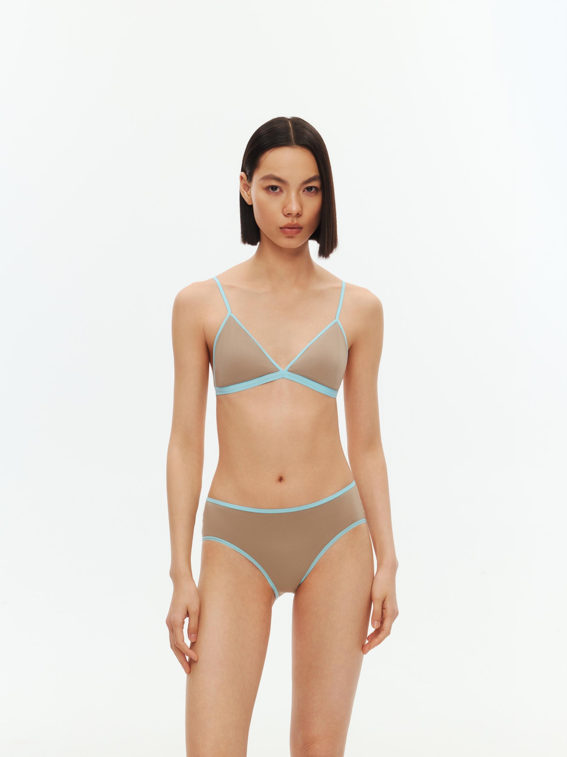 Contrast Color Convertible Cross-Strap Triangle Cup Bra - The Blender