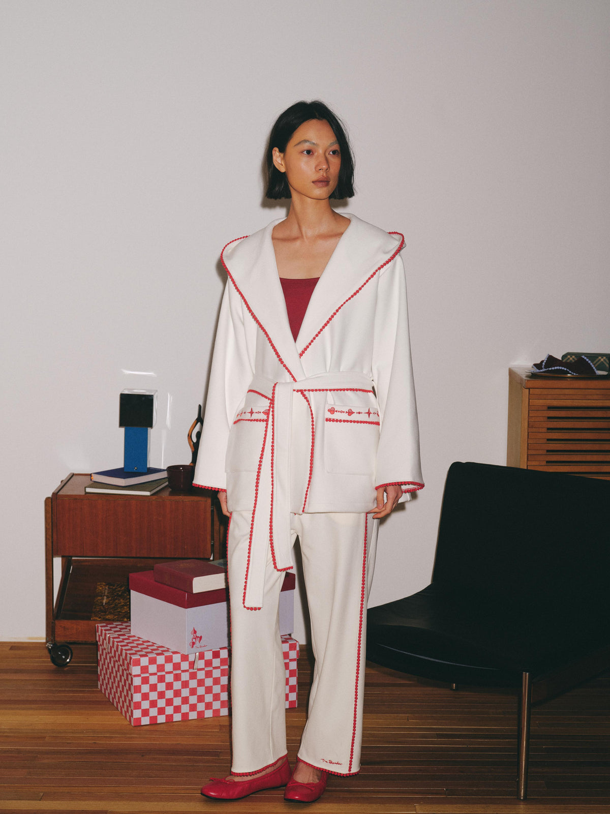 Contrast‑Color Lace Hooded Loungewear Robe