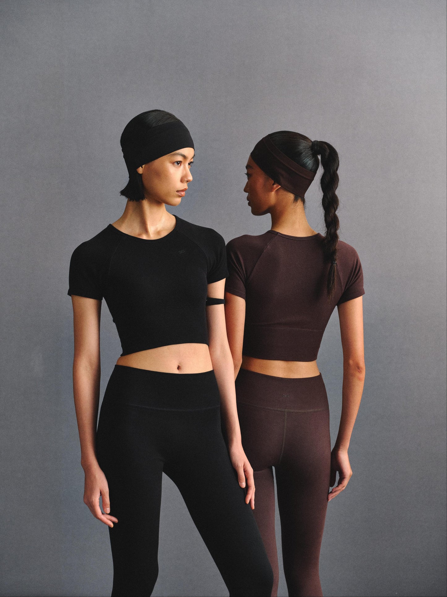 「3S」Ribbed Crew‑Neck Cropped Short‑Sleeve Top