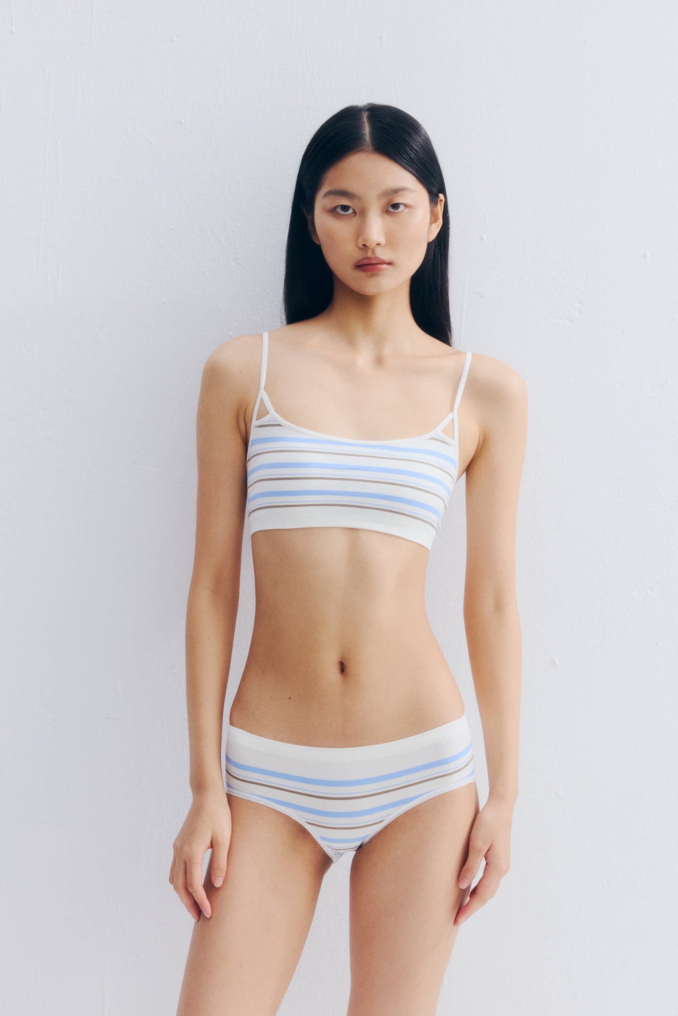 Striped hollowed-out backless Bra