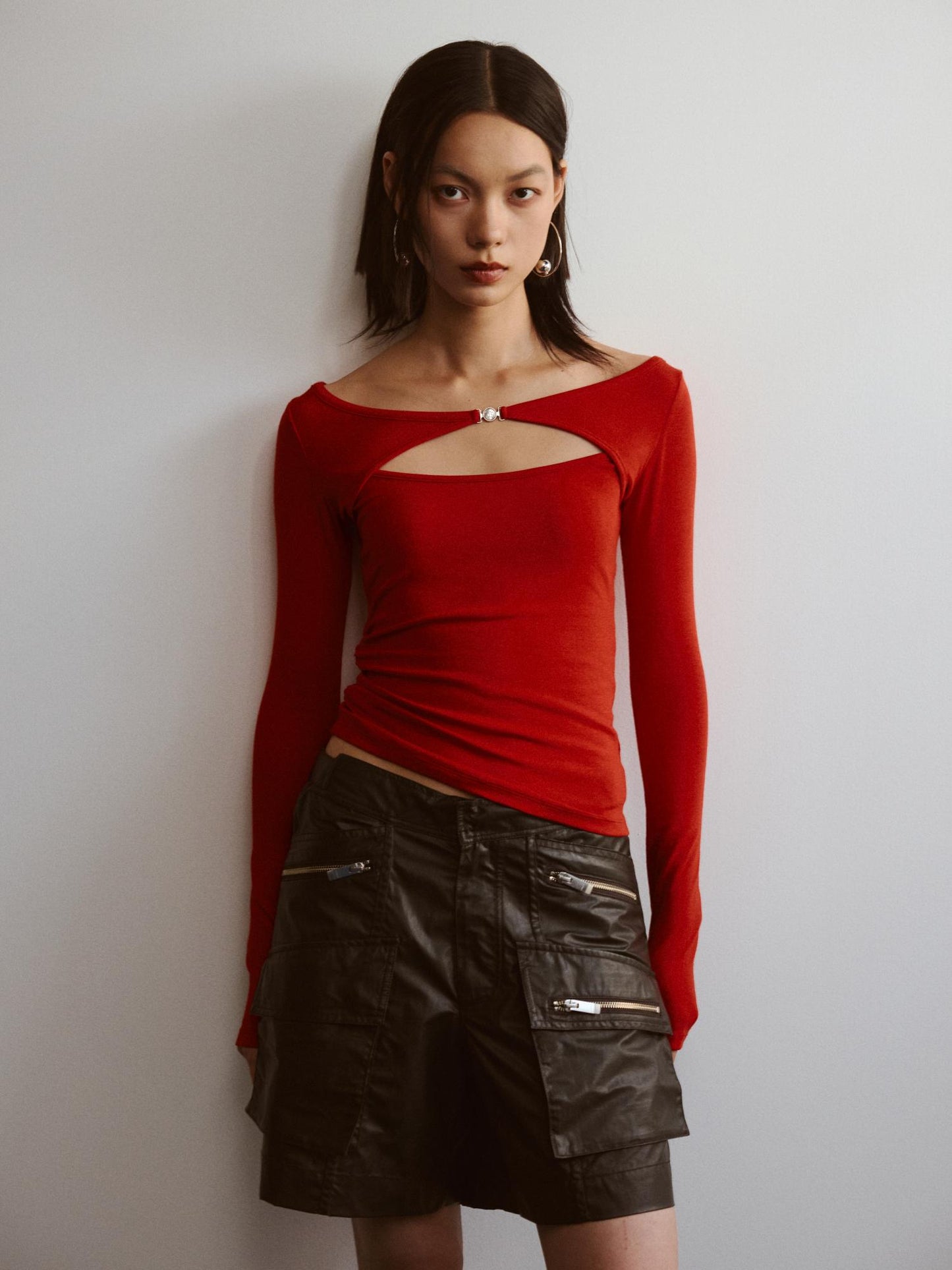 Off-Shoulder Cutout Reversible Slim Knit Top - The Blender