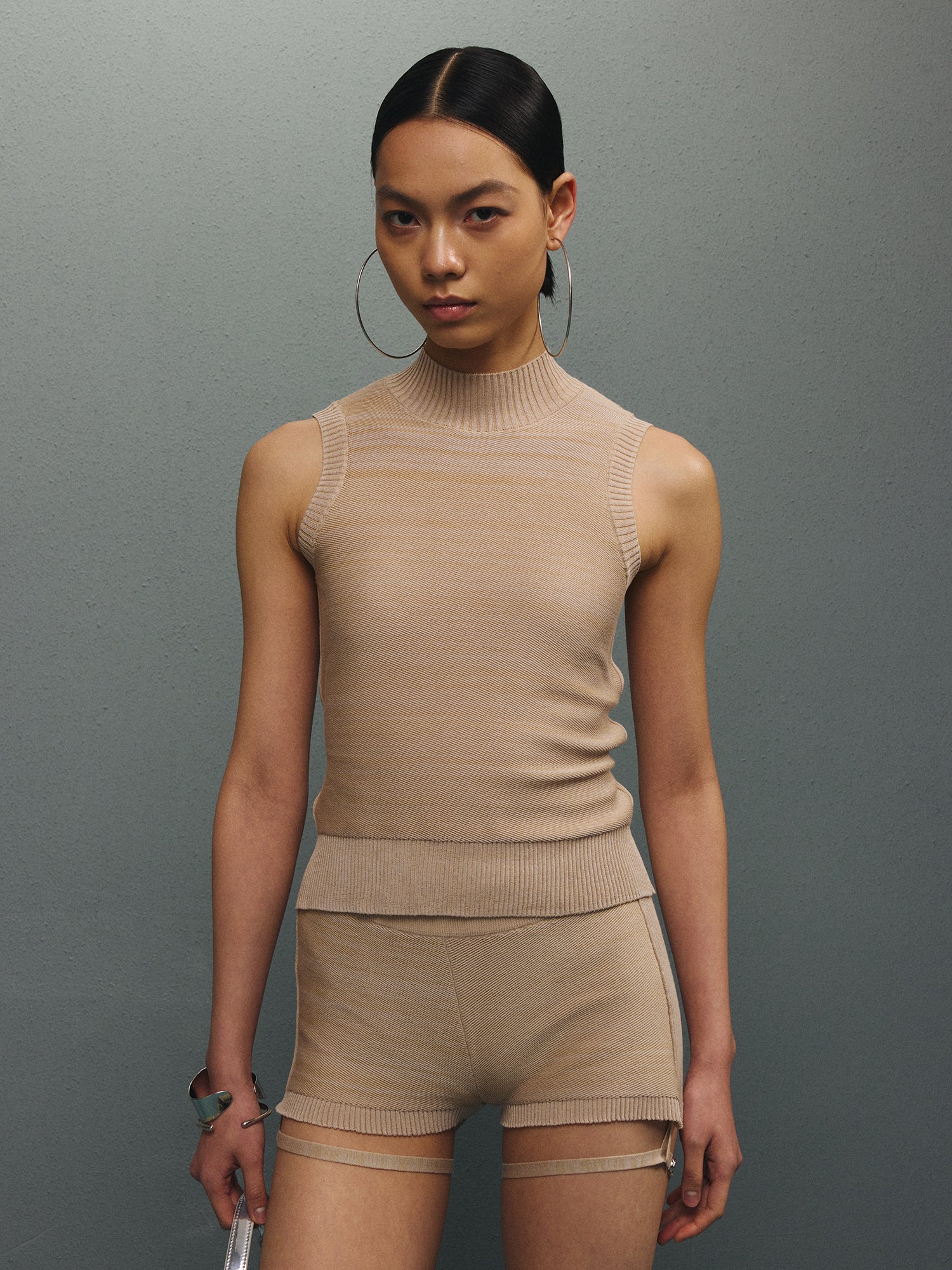 Knit Mock Neck Open-Back Vest/6020TOP 