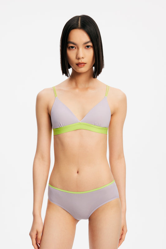 Wire-Free Contrast Triangle Bra - The Blender